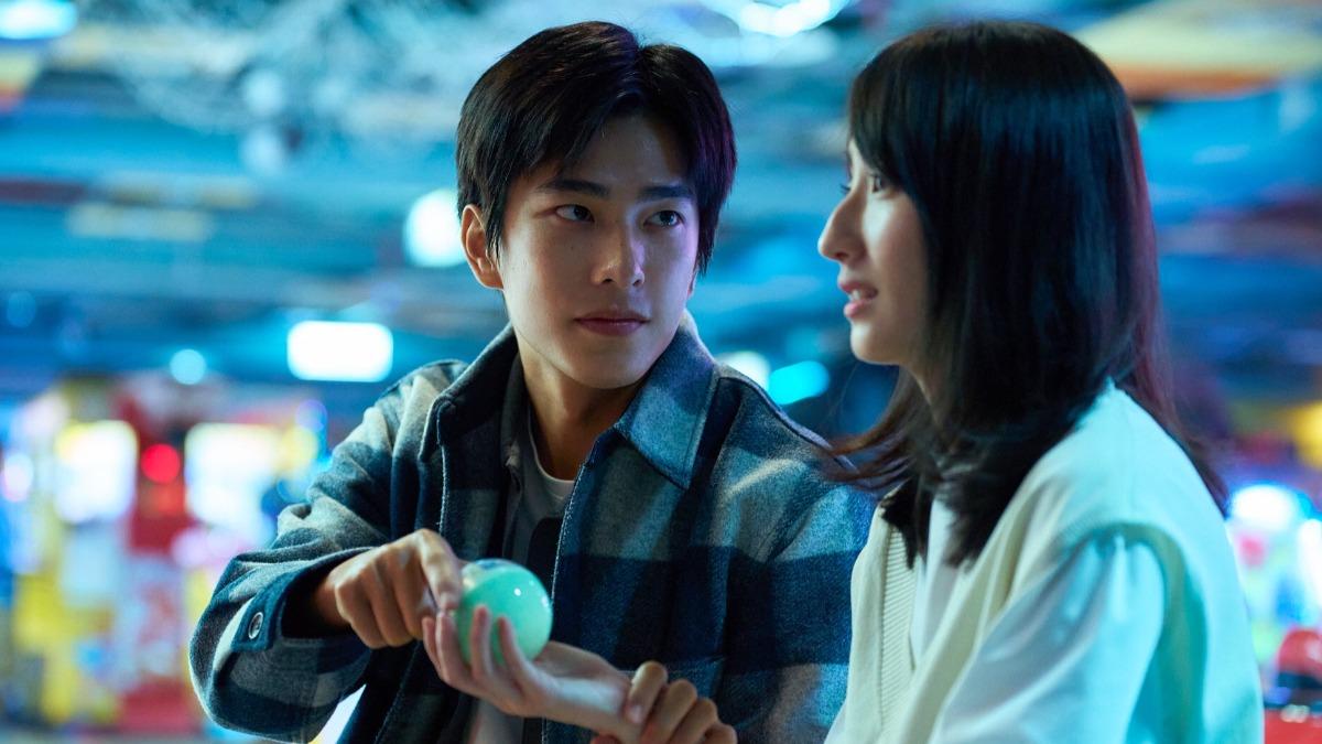 柯佳嬿(右)跟李沐的角色是同一人。(圖/Netflix提供)