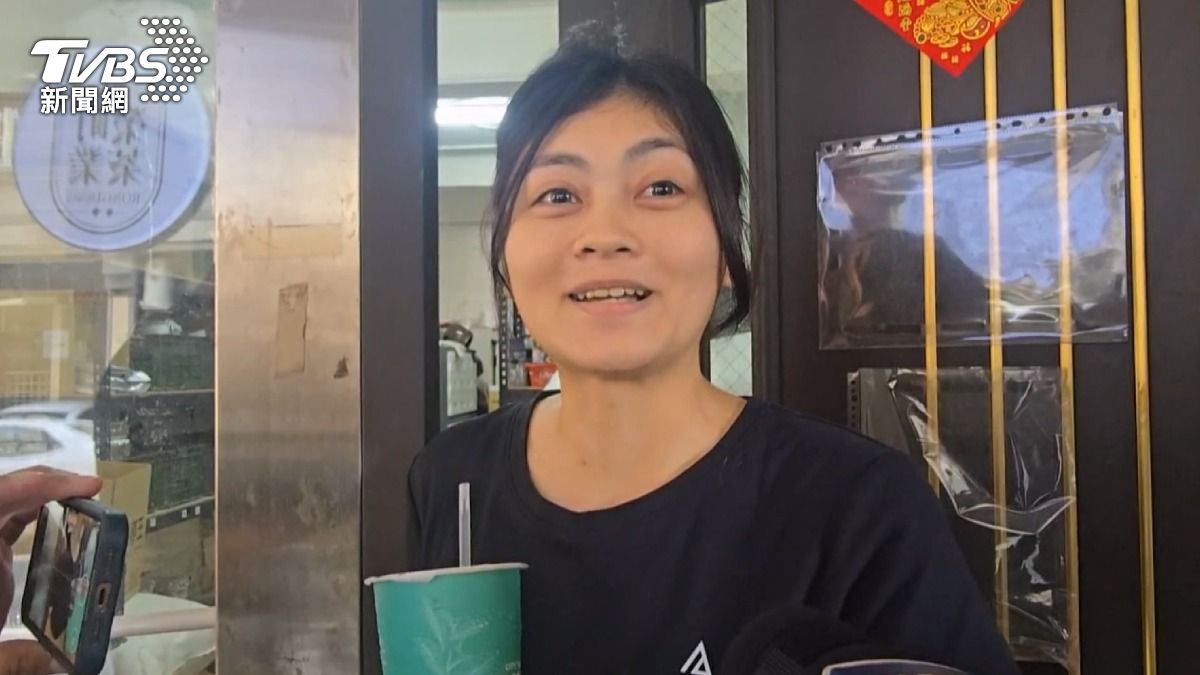 鴻璋茶業負責人林怡君表示:自己是資管系畢業,茶葉生意只是她的斜槓工作,資訊才是她的專業領域。(圖/TVBS)