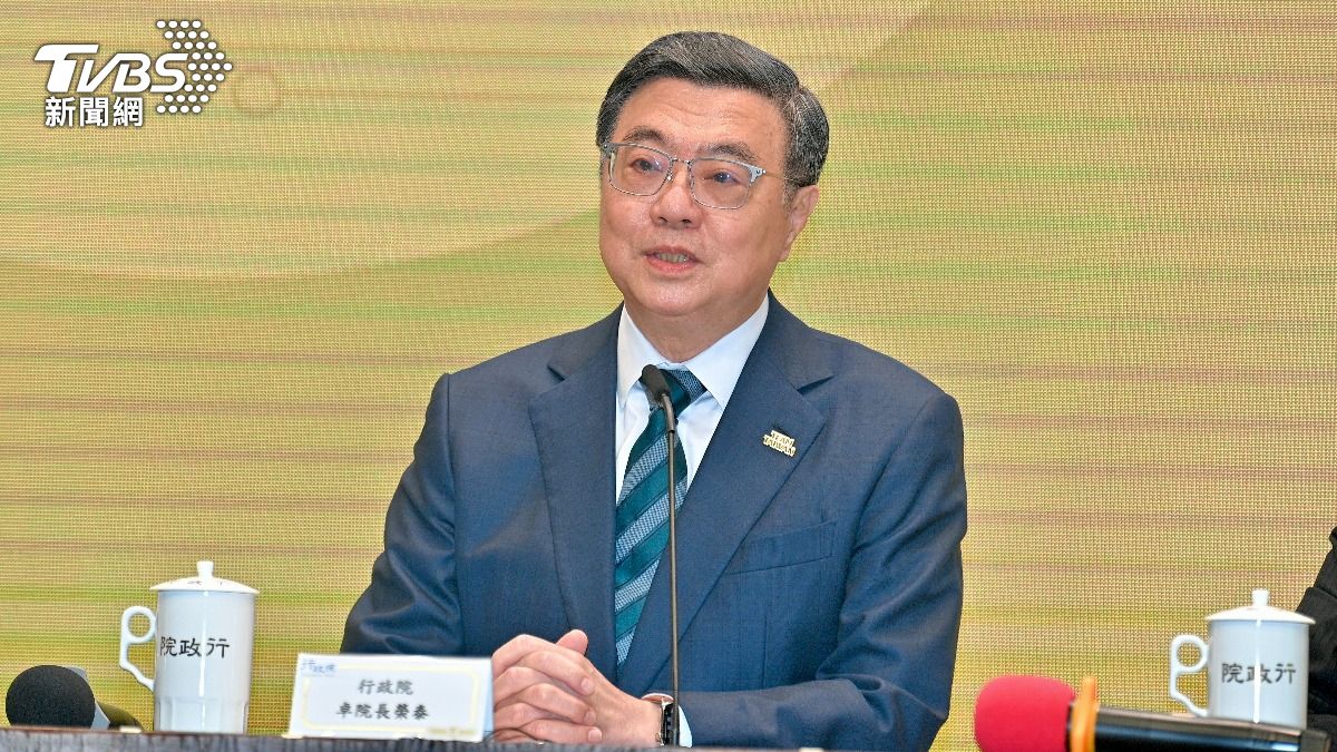 卓榮泰今天下午舉行「捍衛憲政秩序 行政院記者會」。(圖/胡瑞麒攝)