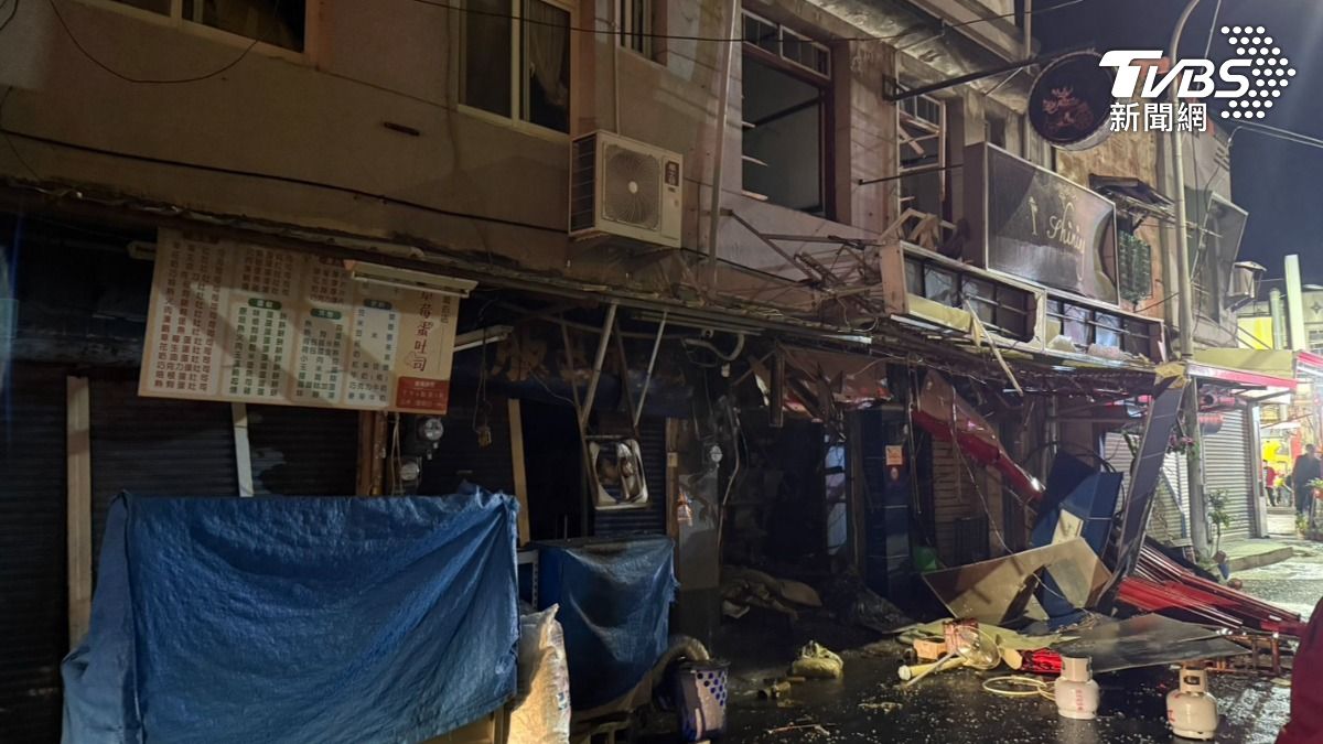 只見氣爆現場，民宅被炸得一片狼藉。（圖／TVBS）