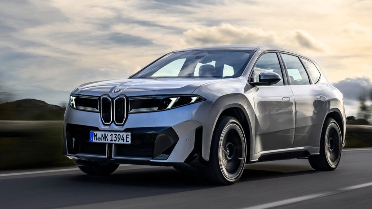 iX3於2025年IAA車展前夕全球首演現身。(圖/BMW提供)