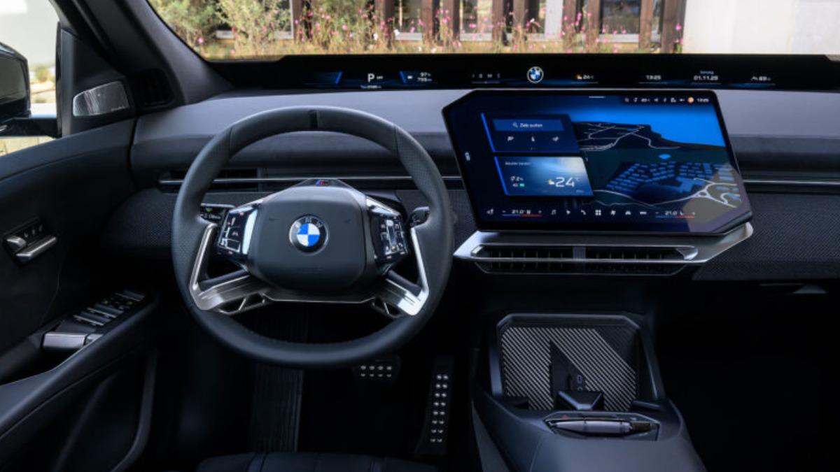 iX3導入BMW Panoramic iDrive全景座艙與BMW OS X使用者介面。(圖/BMW提供)