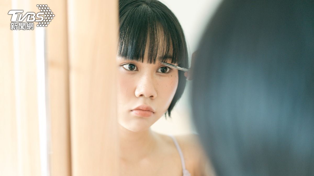 網友分享現代人習以為常的「瀏海」一詞，其實源自道教仙人劉海的名字。（示意圖／shutterstock達志影像）