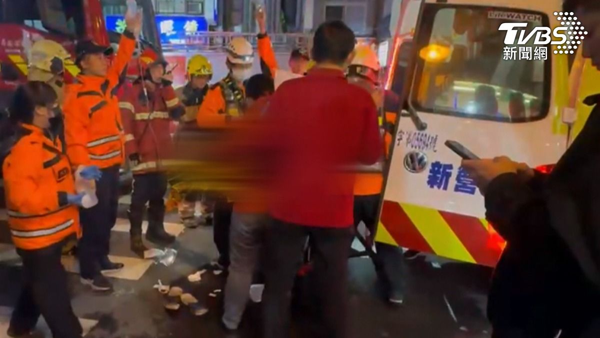 42歲陳姓男子身體49%面積二度燙傷，包括臉部、前胸及四肢皆受到波及。（圖／TVBS）