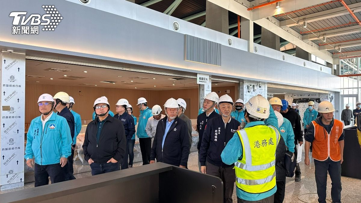 新旅服大樓各項硬體設施仍加緊趕工中。(圖/程子奕攝)