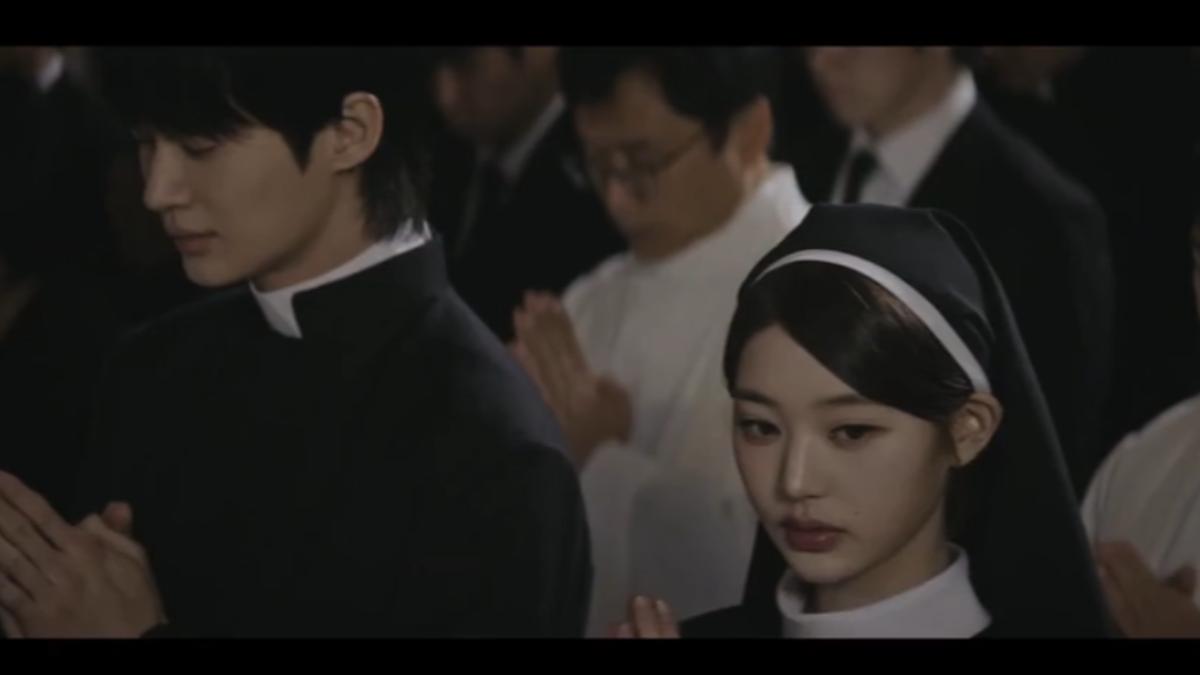 男女神...邊佑錫、張員瑛、Karina微電影上線。(圖/翻攝自 DolphinersOfficial)