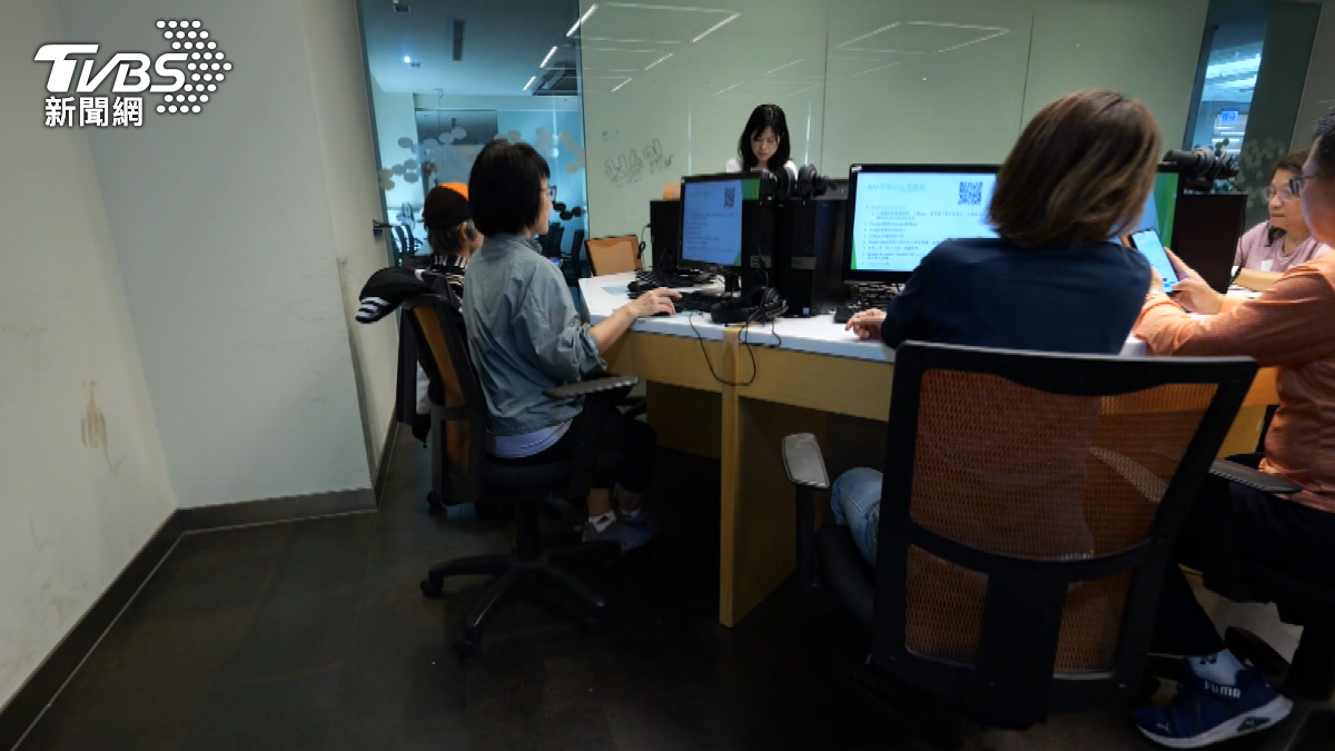 文化大學樂齡課程。（圖／TVBS） 