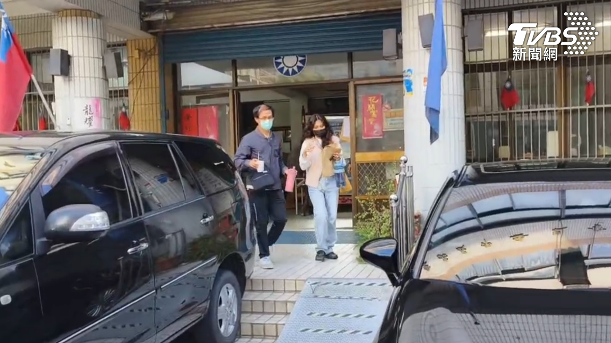 快訊/國民黨嘉義市黨部遭搜索 主委、黨工多人被帶走