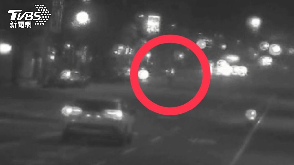 阿嬤過馬路沒走行人穿越道被撞死。(圖/TVBS)