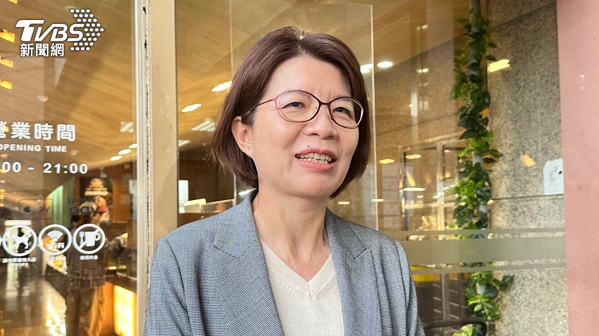 民進黨立委黃秀芳表示,不管誰出線都會團結力挺。(圖/潘袁詩羽攝)