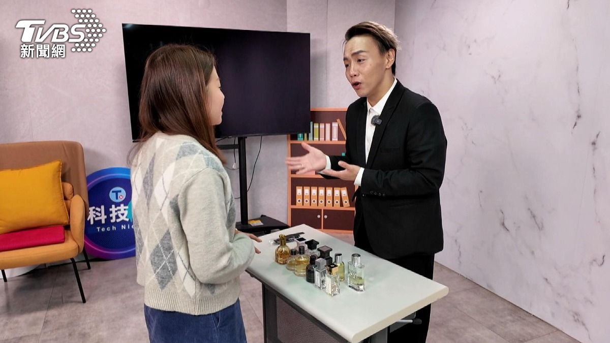 上班族麥麥,模擬先前在香氛品牌上班的情境,卻因遭女同事排擠霸凌而辭職。(圖/TVBS)