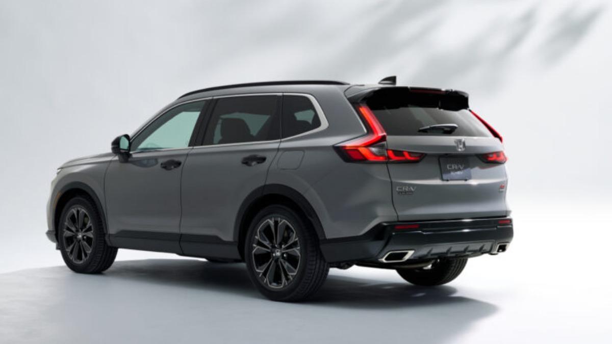 CR-V e:HEV頂規車型在日本折合新台幣要價117萬元,比大改款Toyota RAV4更貴。(圖/Honda提供)
