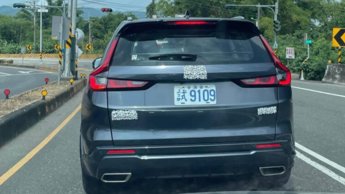 高雄民眾先前捕捉到疑似CR-V e:HEV測試車。(圖/@17490509as網友提供)