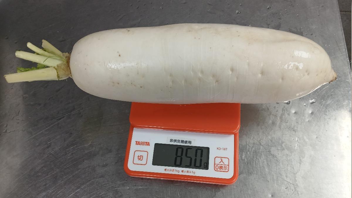 白蘿蔔驗出殺蟲劑Thiamethoxam賽速安 0.65ppm（標準為0.25ppm以下）。（圖／台北市衛生局）