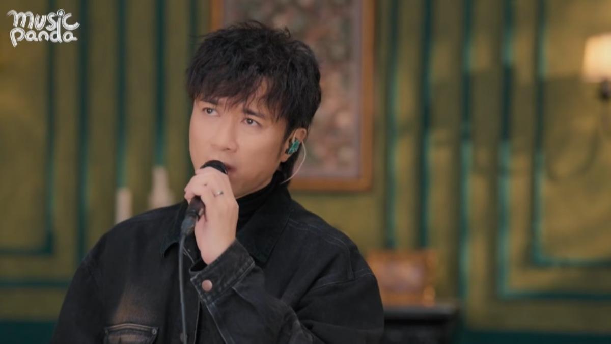古巨基號召34位歌手位香港大火獻唱。(圖/翻攝自ChillGOOD TV YouTube)