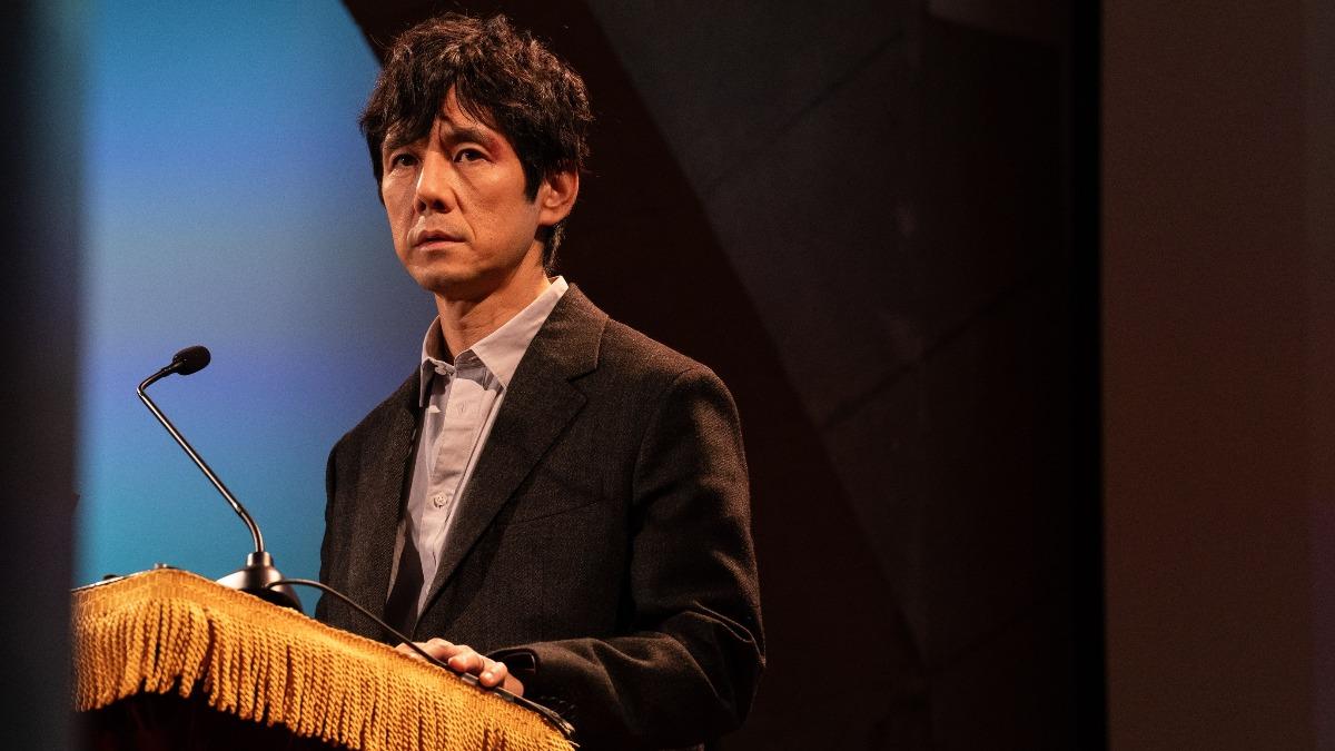 西島秀俊在《最親愛的陌生人》飾演沉迷於廢墟研究的日本籍學者丈夫賢治。（圖／甲上提供）