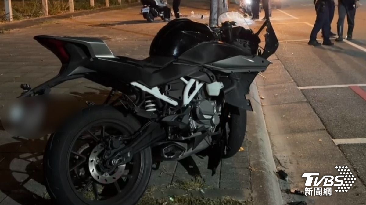 台中騎士自摔撞樹「血流滿地」亡 同行好友目睹過程哭崩潰