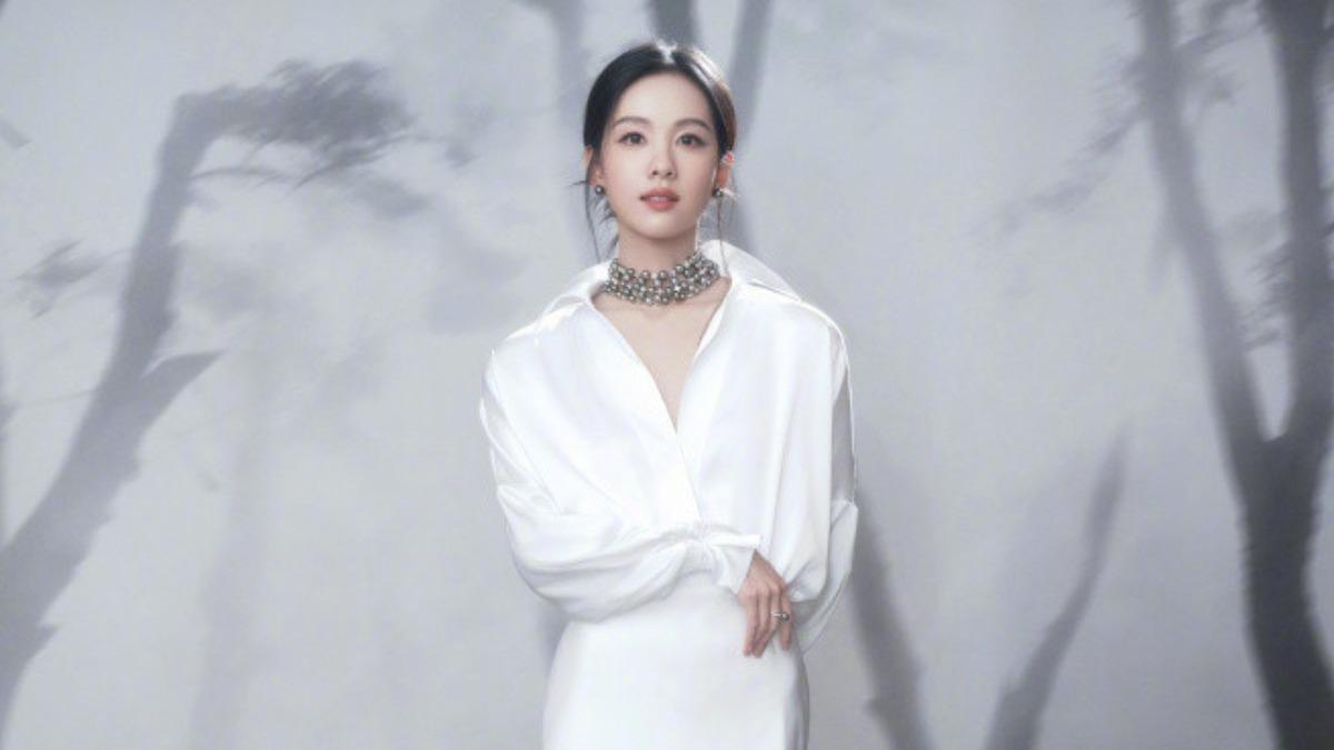 陳都靈飄逸現身國劇盛典。(圖/翻攝自微博)