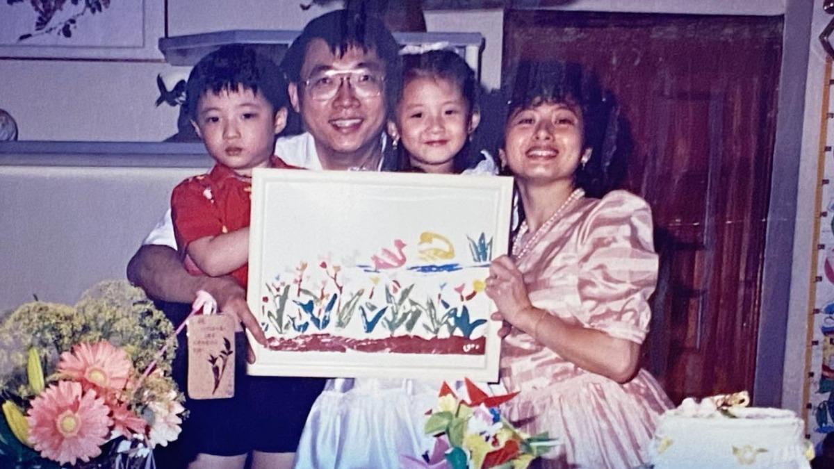 林逸欣和家人感情相當好,從小就生長在充滿愛的家庭。(圖/翻攝自林逸欣臉書)