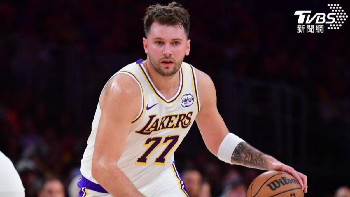 NBA/唐西奇狂轟45分大三元 湖人逆轉爵士收2連勝寫紀錄