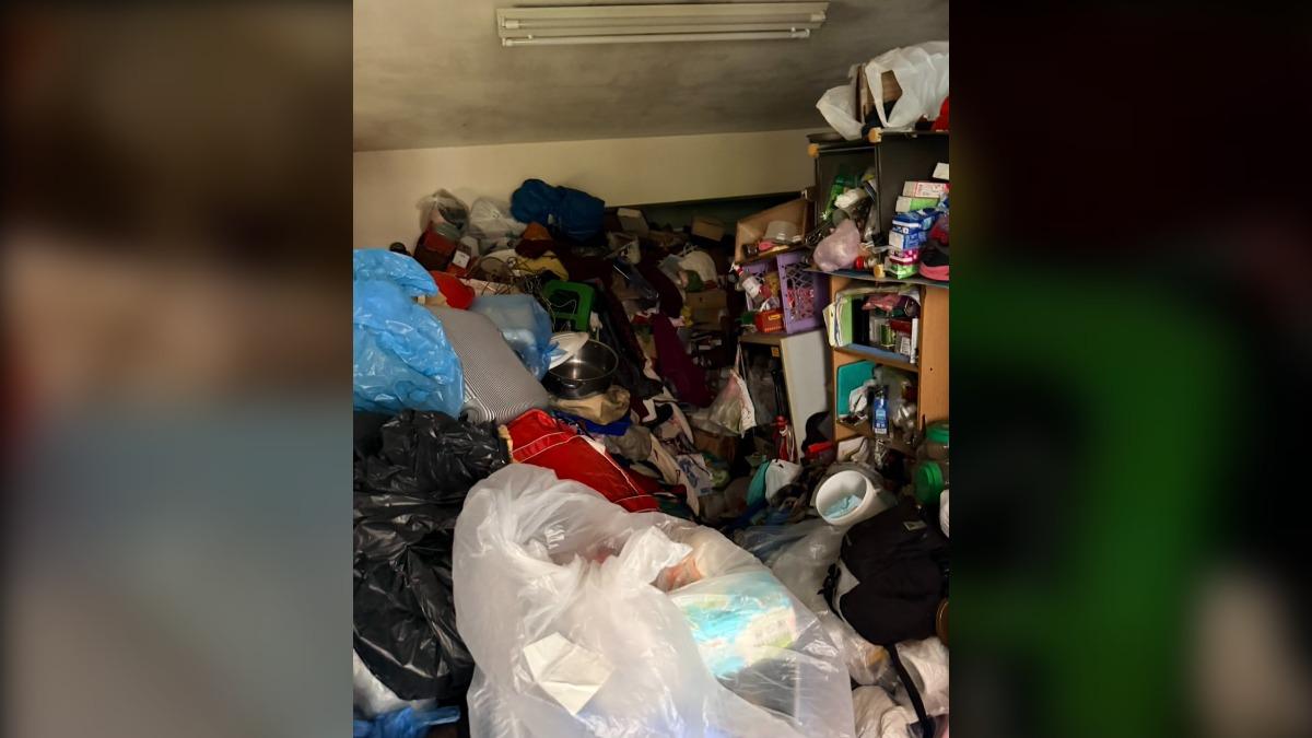 業者透露四年前幫屋主裝設熱水器，情況和現在一樣，屋內堆滿垃圾的情形沒有改善。（圖／翻攝Threads_micu6790emma）