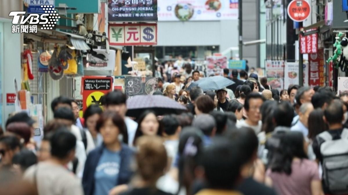 根據日本觀光局的統計2025年截止11月大陸遊客仍赴日遊客中規模最大的群體。(示意圖片/達志影像歐新社)