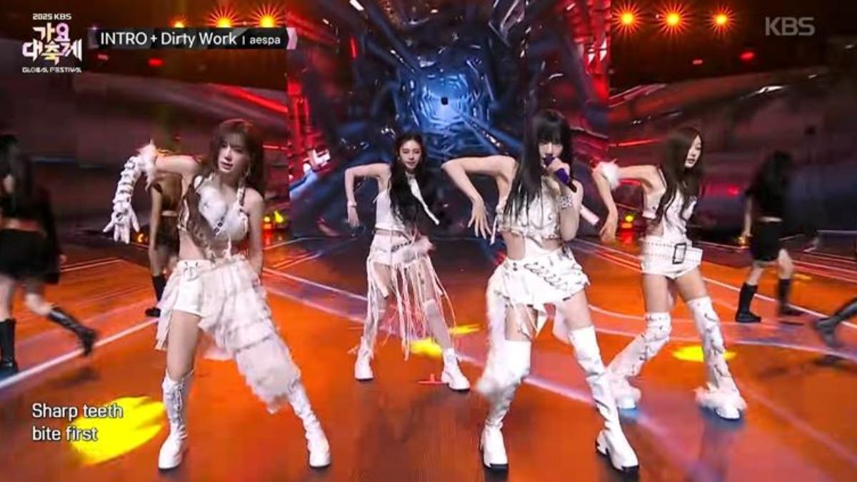 Winter演出巧妙戴上袖套遮住刺青。(圖/翻攝自KBS YT)