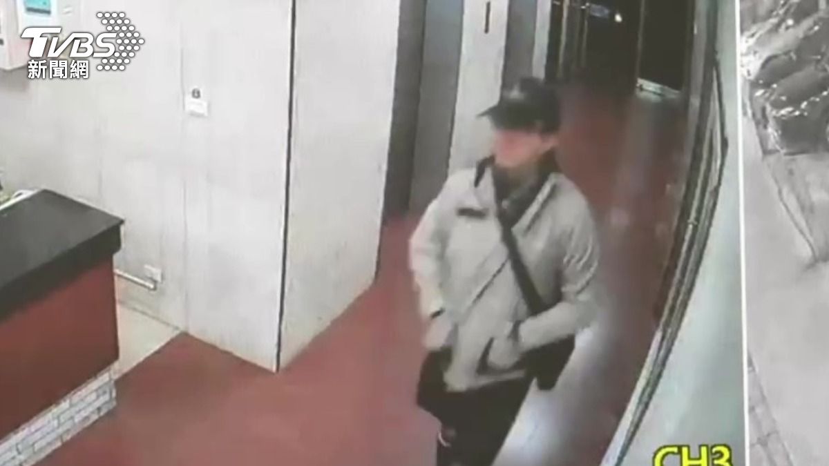 張文從北車犯案後，前往中山站旁旅館換裝繼續犯案。（圖／翻攝畫面）