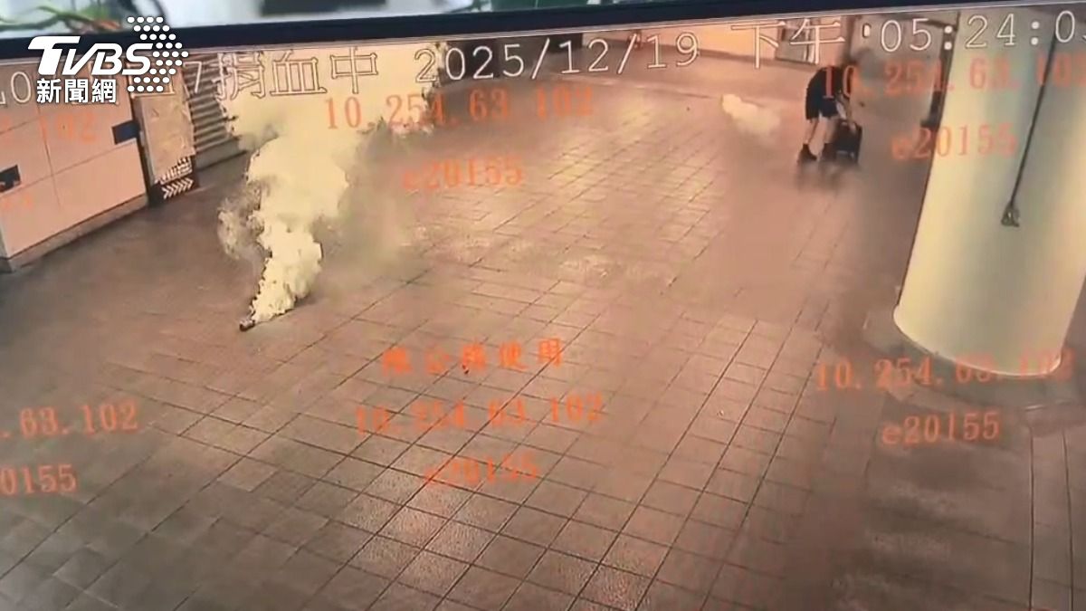 張文變裝犯案,刻意在熱鬧商圈隨機砍人。 (圖/TVBS)