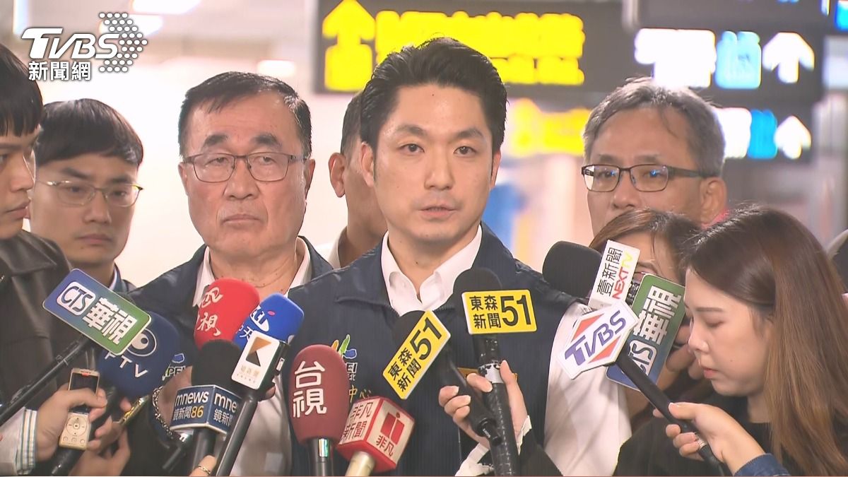 正義男北車阻擋暴徒遭刺穿肺!蔣萬安哽咽:英勇救了眾多人。(圖/TVBS)