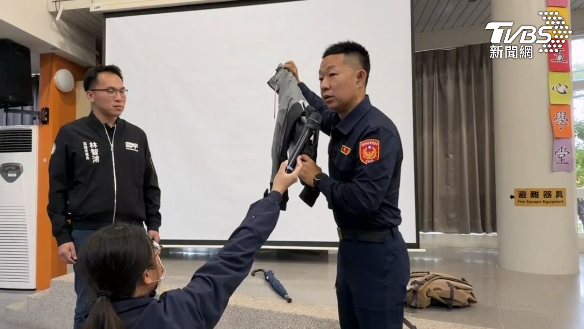 高市議員原定舉辦的防詐宣導活動,因為發生北捷案,臨時改變題目,防詐變防身。(圖/TVBS)