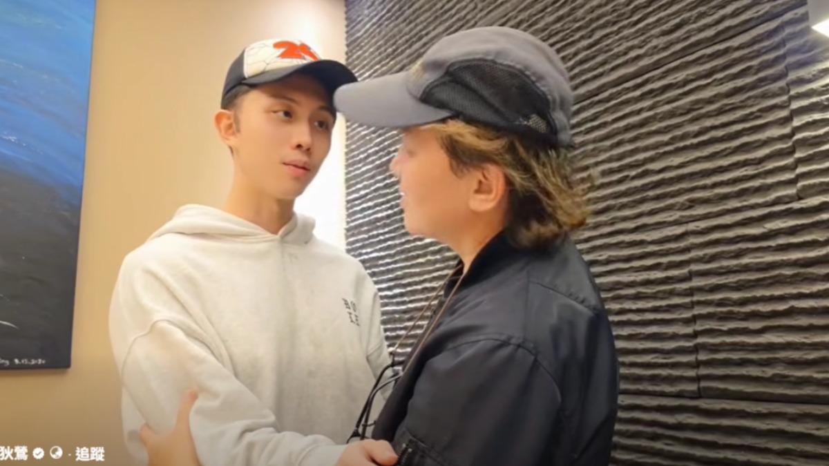 狄鶯最愛的兩個男人就是兒子和老公。(圖/翻攝自狄鶯臉書)