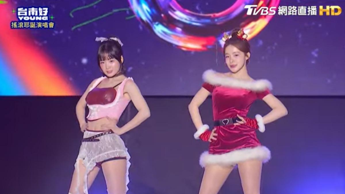 李多慧(右)和籃籃開場熱舞。(圖/TVBS)