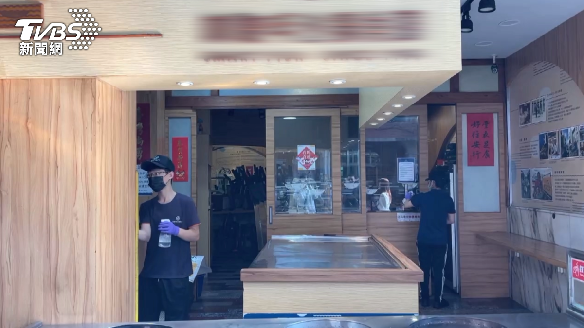 為了應對這起食安危機，該分店除了在事發當晚立即進行清消外，隔天早上也採取了更全面的措施。（圖／TVBS）