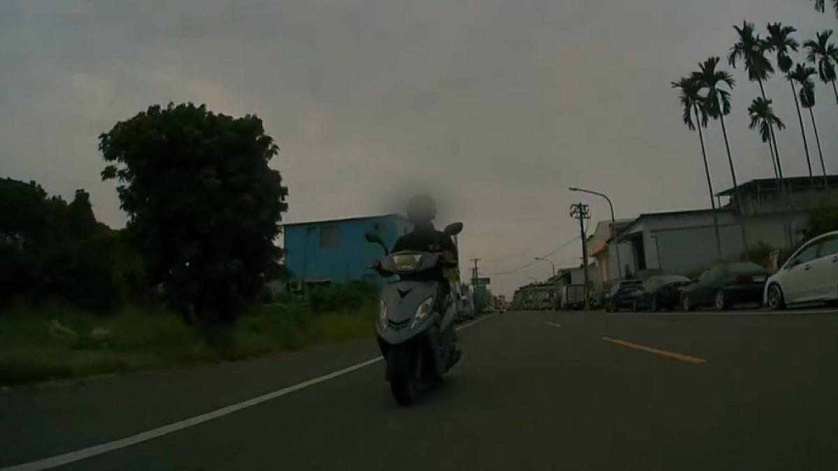 警方經調閱周邊監視器畫面已鎖定特定對象,並通知嫌疑人到案說明。