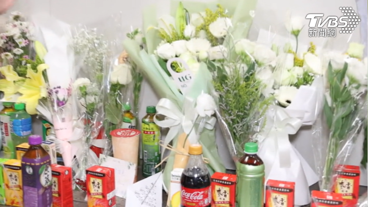 送飲料和花附Logo挨轟，UG致歉表達方式不當。（圖／TVBS）