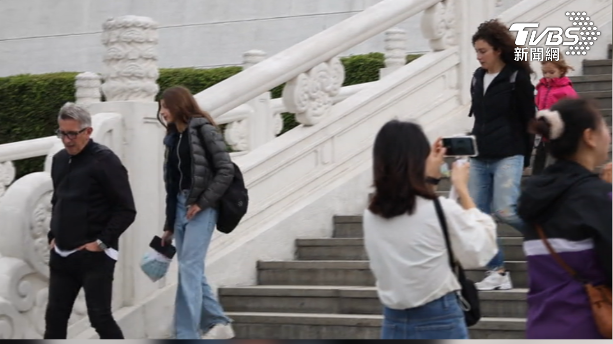 台北隨機攻擊，外國旅客認為台灣仍安全。（圖／TVBS）