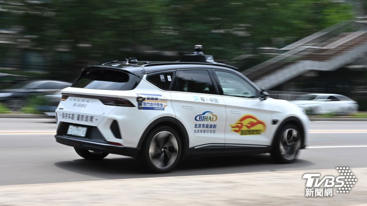 百度旗下無人計程車「蘿蔔快跑」。（圖／達志影像美聯社）