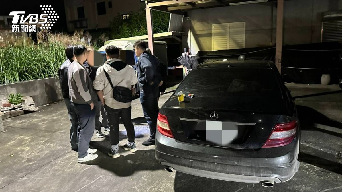 警方於犯案後一小時將4名犯嫌逮捕歸案。(圖/TVBS)