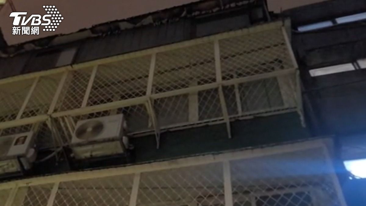 張文以每個月1萬7千元租下精華區的套房。(圖/TVBS)
