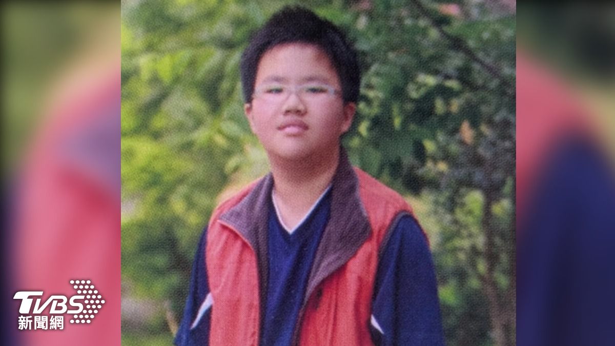 張文國小畢業照曝,同學得知對方犯嚇殺人案震驚表示,張文小時候人很好。(圖/TVBS)