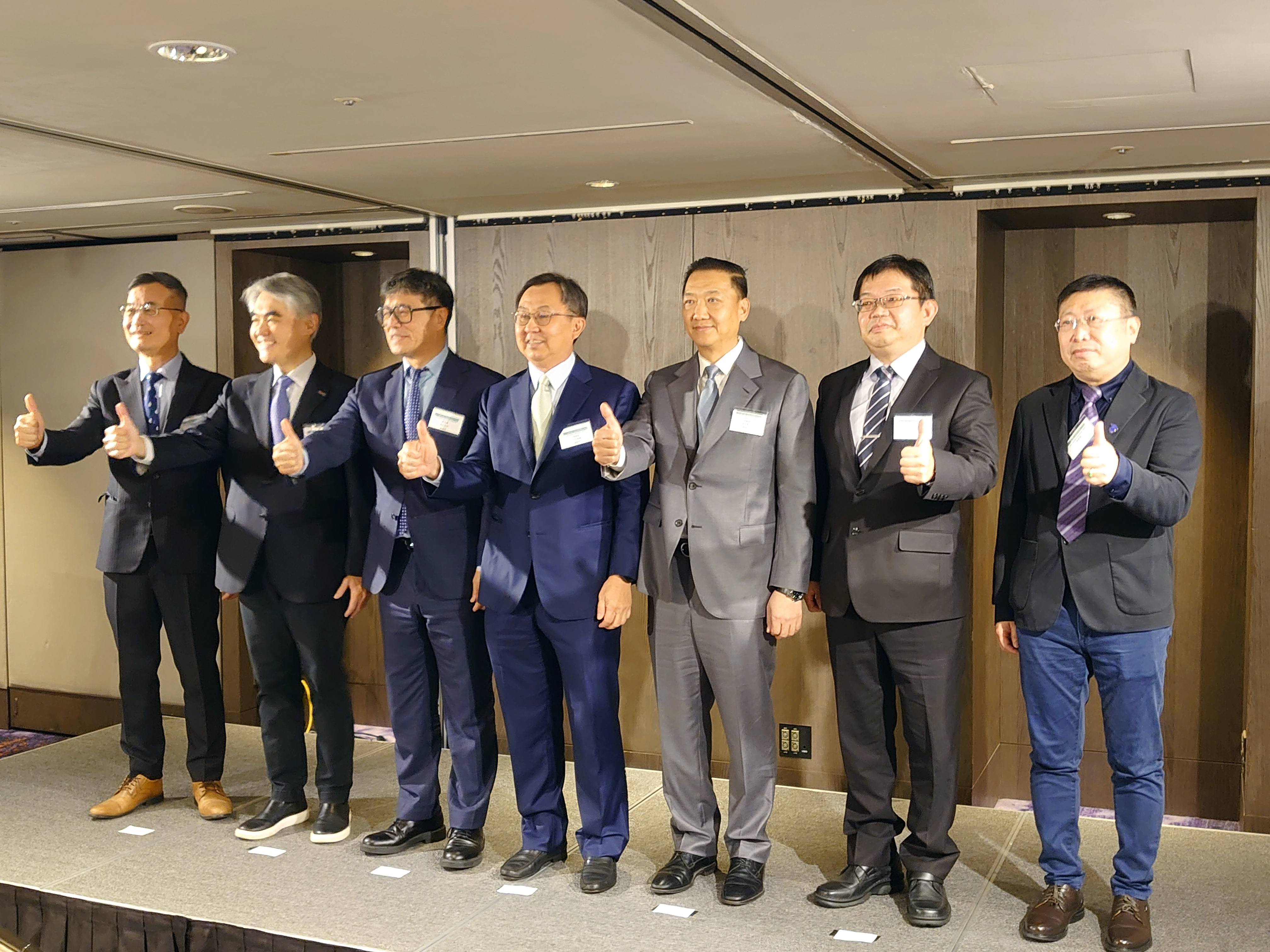七大光電公協會:產業遇逆風 盼建透明高效審查體制