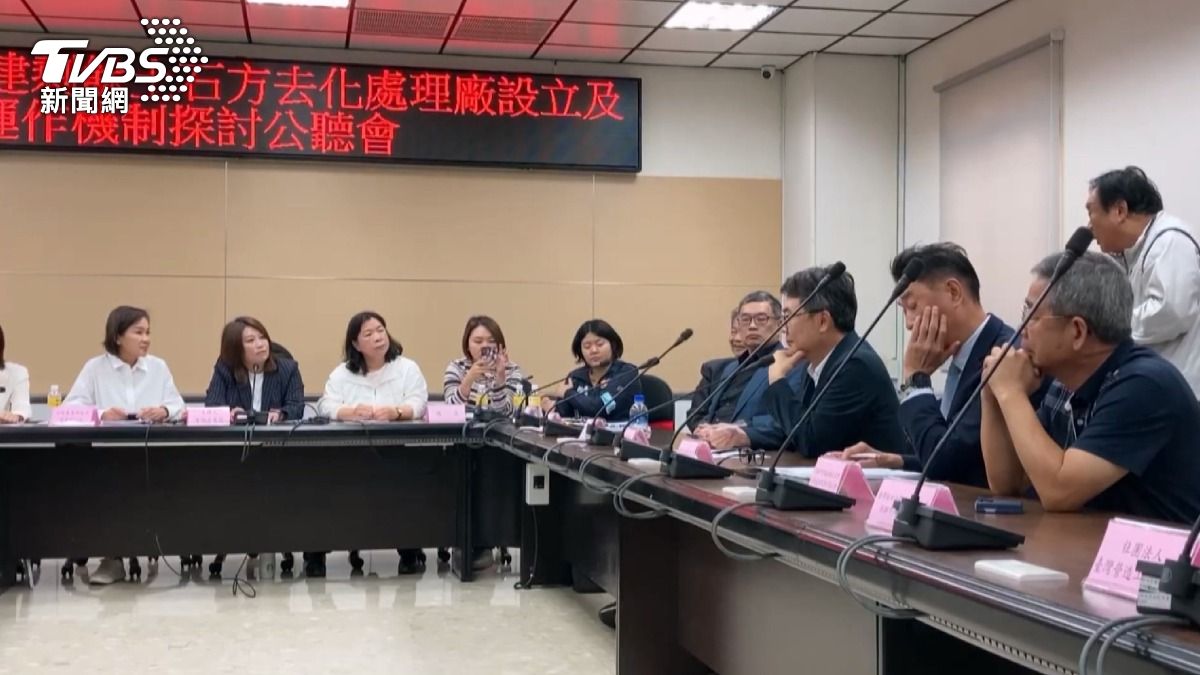 建築業者抱怨，土方處理費用大漲十倍以上，原來相關法規太過嚴格，加上現有的土置場不夠用，都讓建築成本大增。（圖／TVBS）
