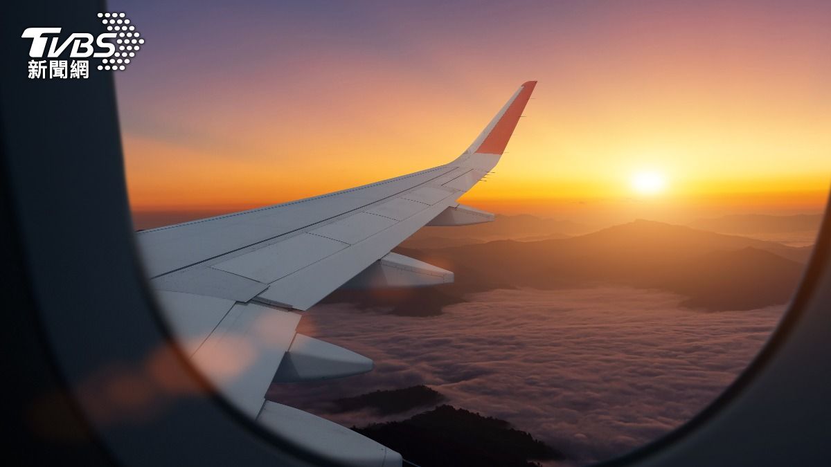 有擔任空服員多年的專家提醒民眾「3大常見搭機錯誤」。（示意圖／達志影像shutterstock）