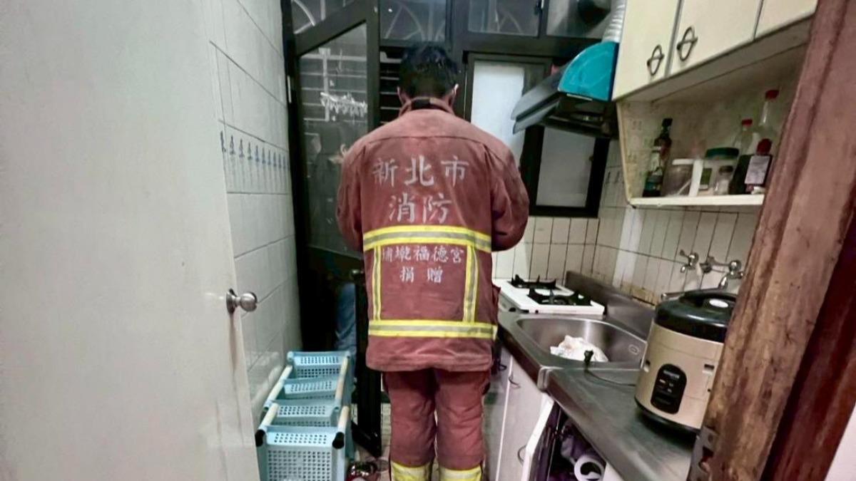 泰山公寓瓦斯氣爆「玻璃碎濺」滿地 越籍男洗澡被燙傷送醫