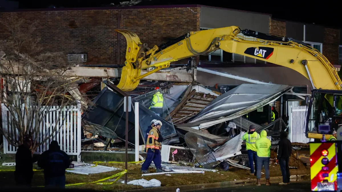 費城護理之家大爆炸 疑瓦斯氣爆建築瞬間倒塌至少2死