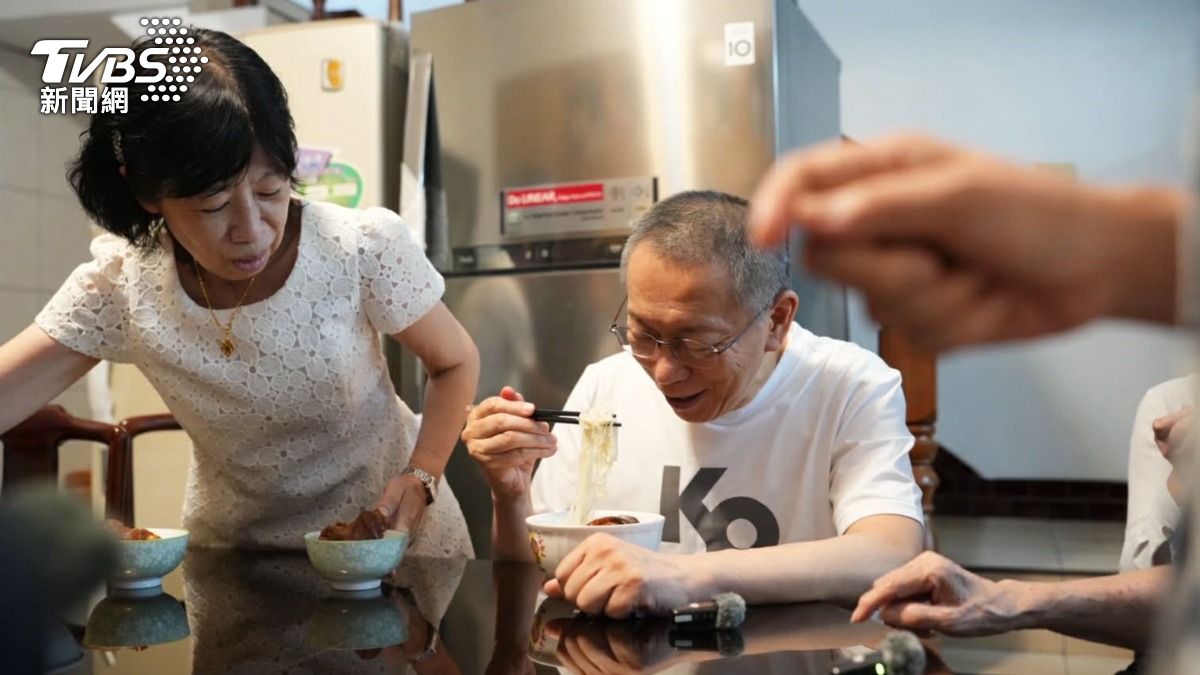 柯媽媽哽咽吐心聲 「想到兒子就會哭」。(圖/資料畫面 民眾黨提供)