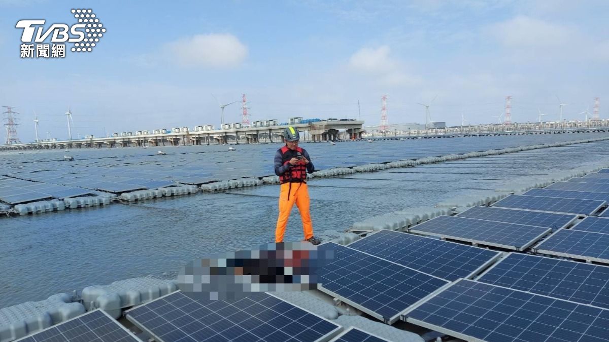 彰化外海光電板卡男屍 身分不明警公布特徵「AG紫外套」