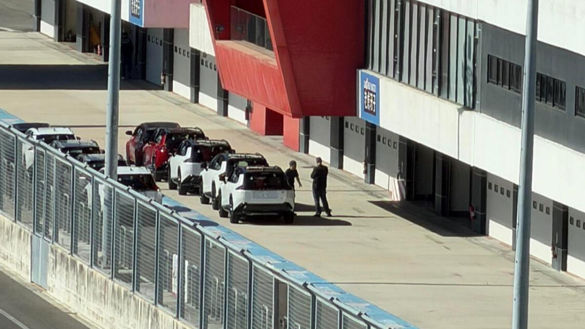 網友拍攝到的新款RAV4疑為運動版本GR Sport。(圖片來源/網友授權提供)