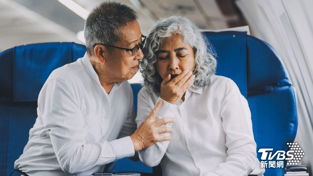 若登機前空服員察覺乘客臉色發白,會婉拒旅客上機。(圖/達志影像shutterstock)